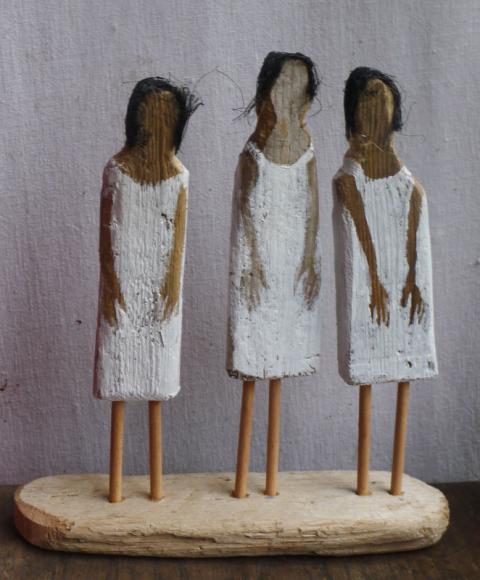 Trois robes blanches