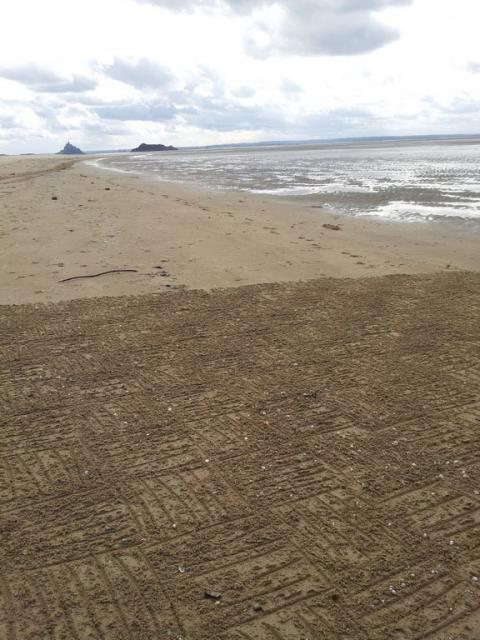 Traits dans la baie du Mont Saint-Michel